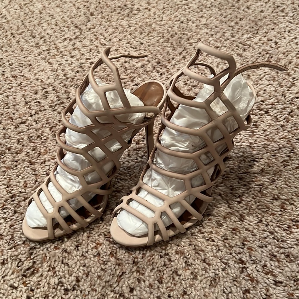 Sandals - Picture 2 of 7